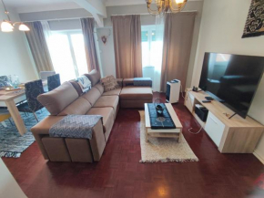 Almada, T2 apartment w balcony, Feijo, Lisbon